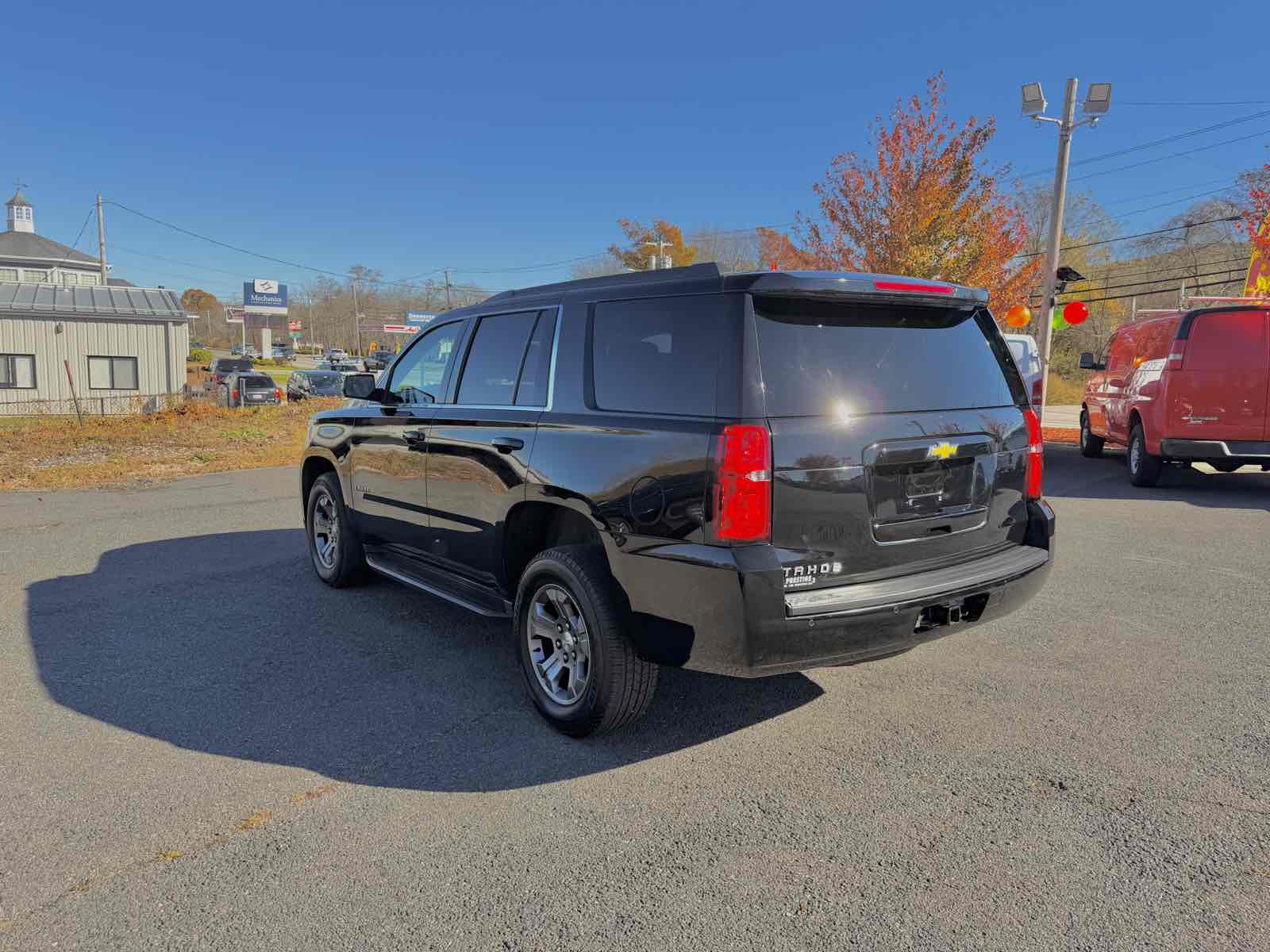 2018 Chevrolet Tahoe LS photo 4
