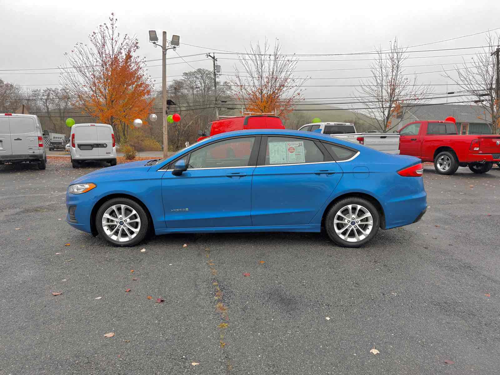 2019 Ford Fusion Hybrid SE photo 3