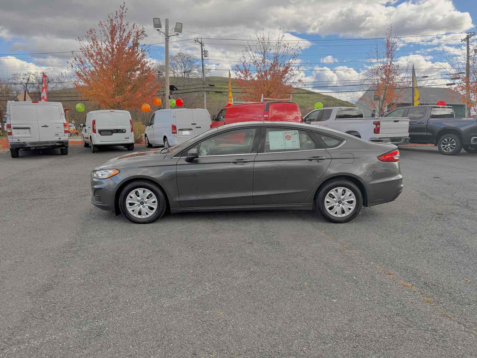 2019 Ford Fusion S photo 3