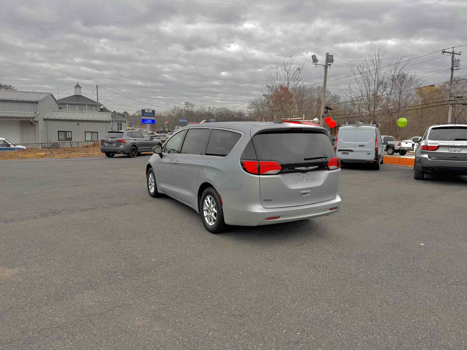 2023 Chrysler Voyager LX photo 4
