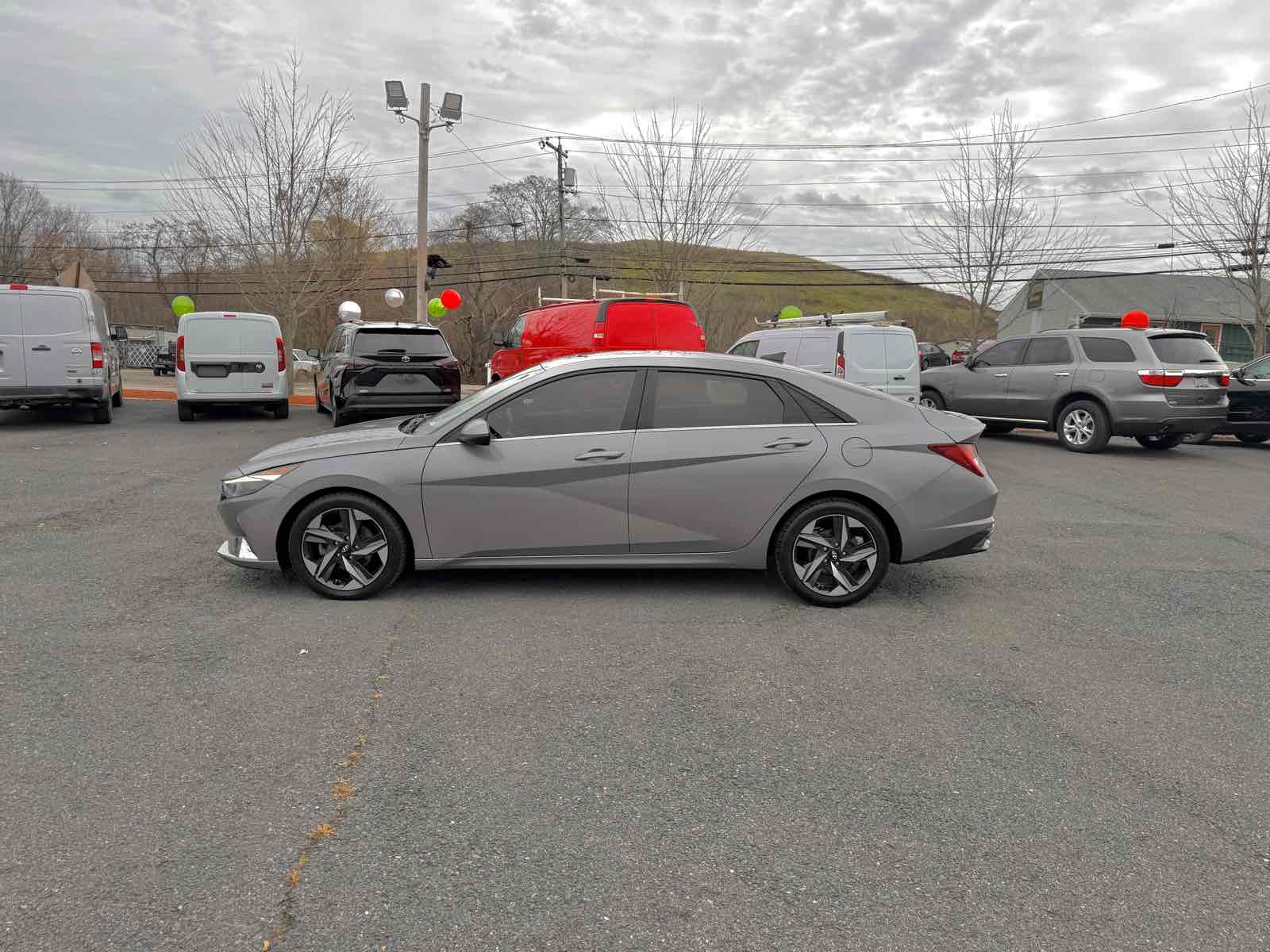 2021 Hyundai Elantra SEL photo 3