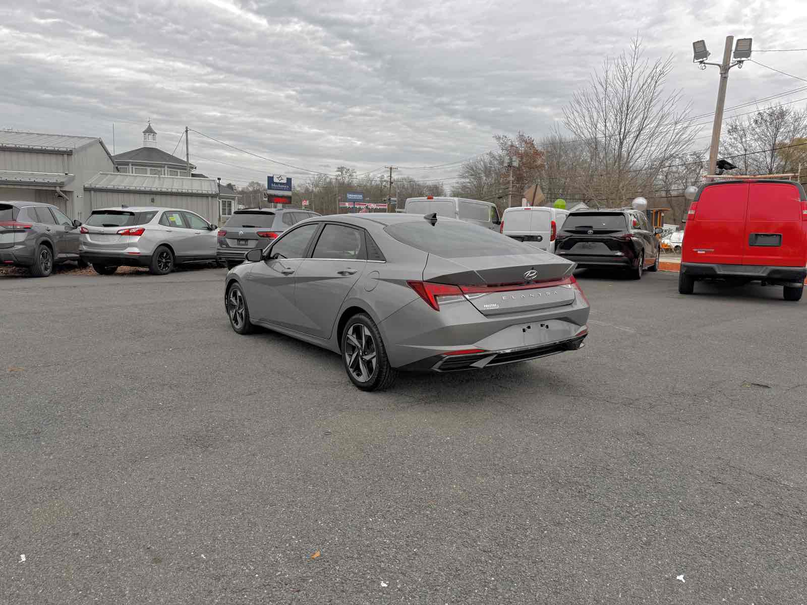 2021 Hyundai Elantra SEL photo 4