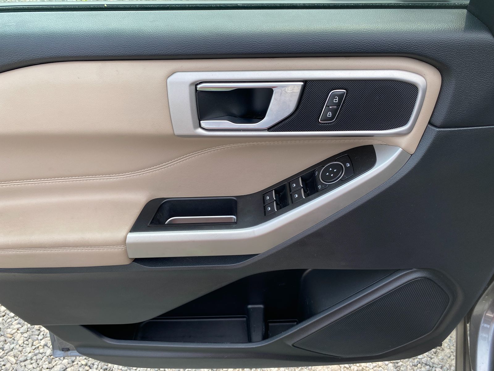 2022 Ford Explorer XLT - Photo 11