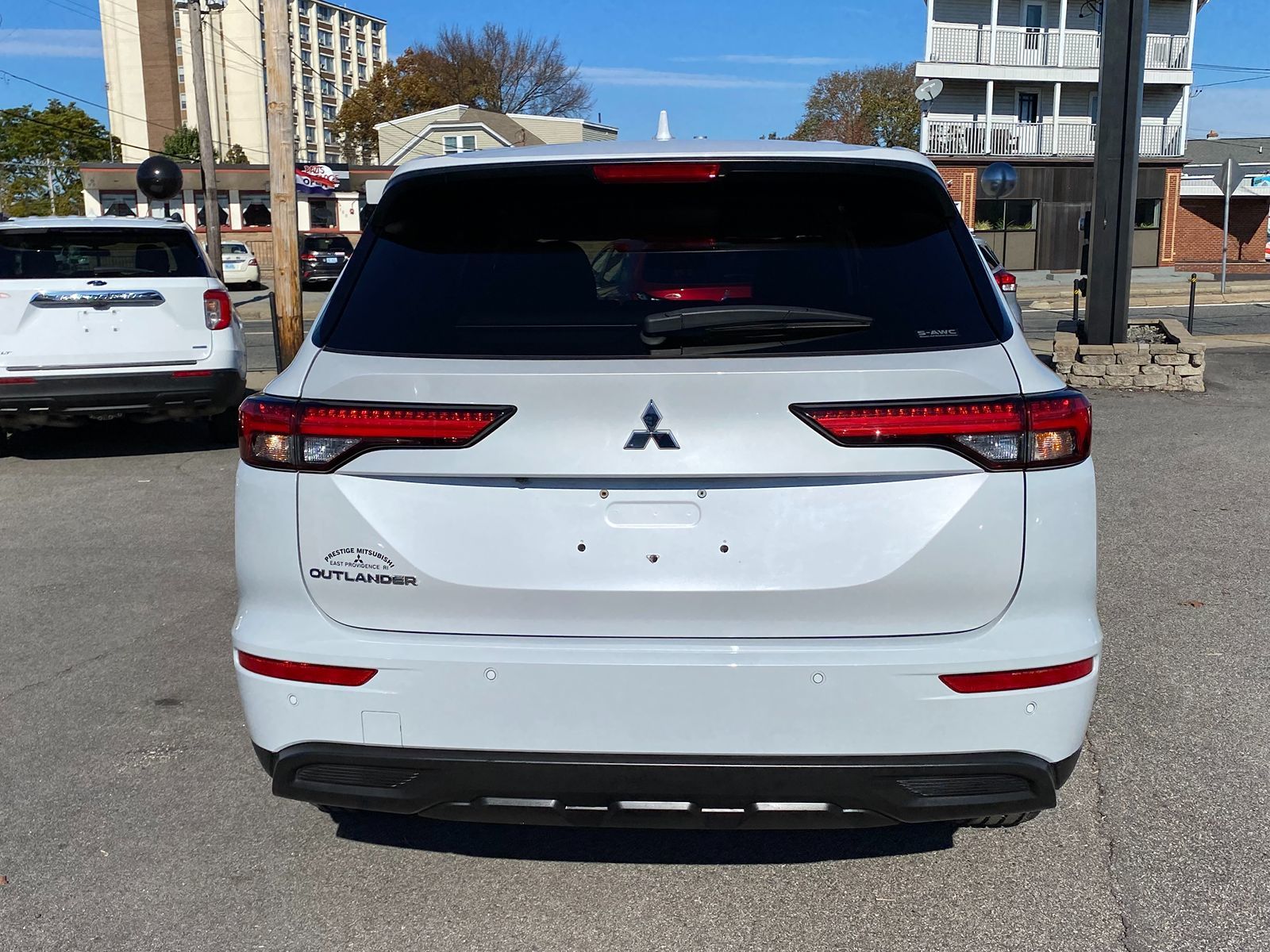 2022 Mitsubishi Outlander ES 8