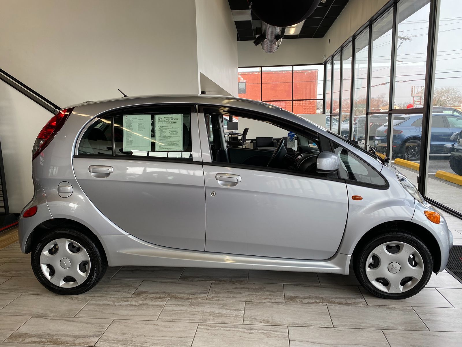 2012 Mitsubishi i-MiEV ES 4