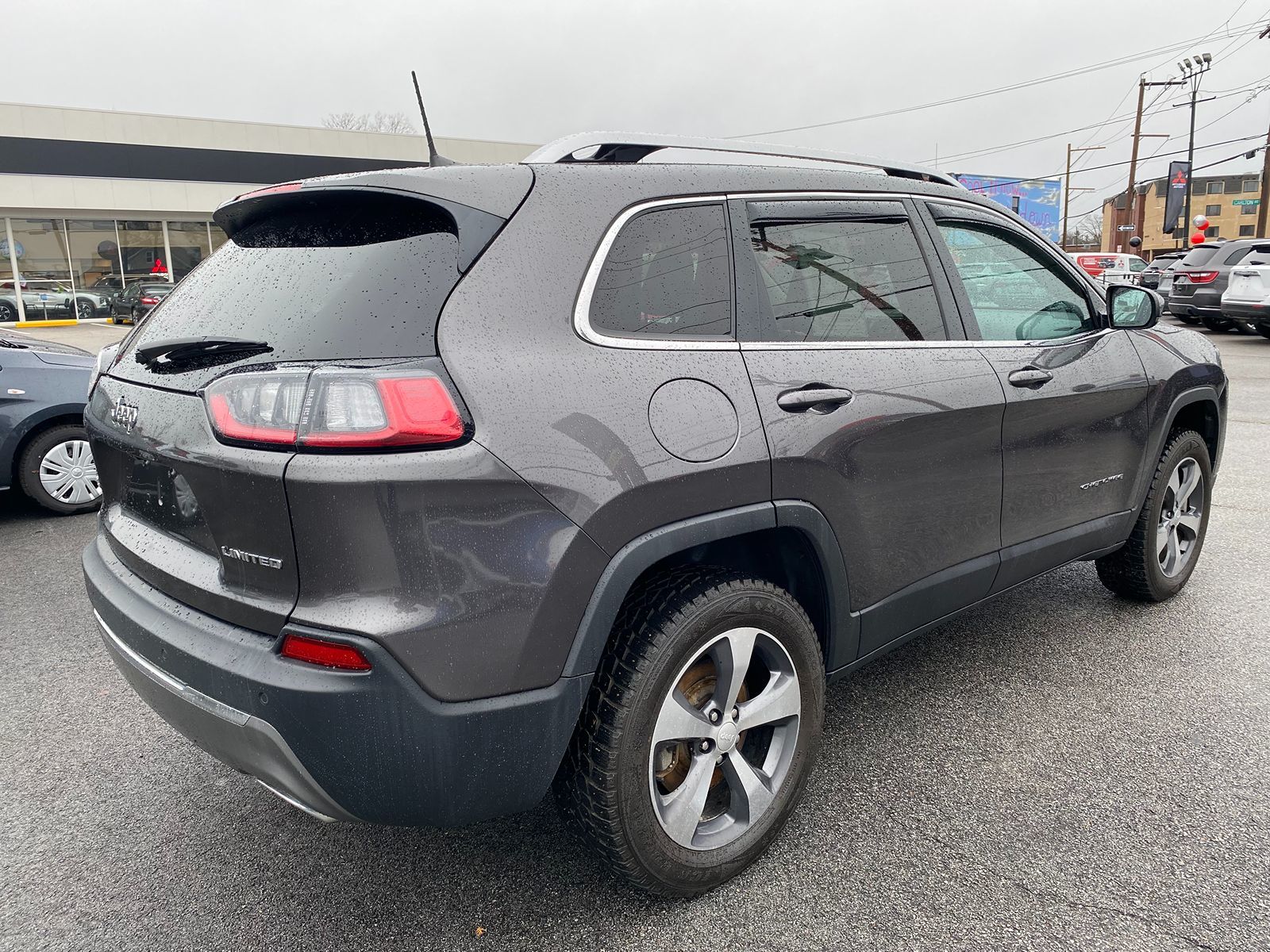 2019 Jeep Cherokee Limited 3