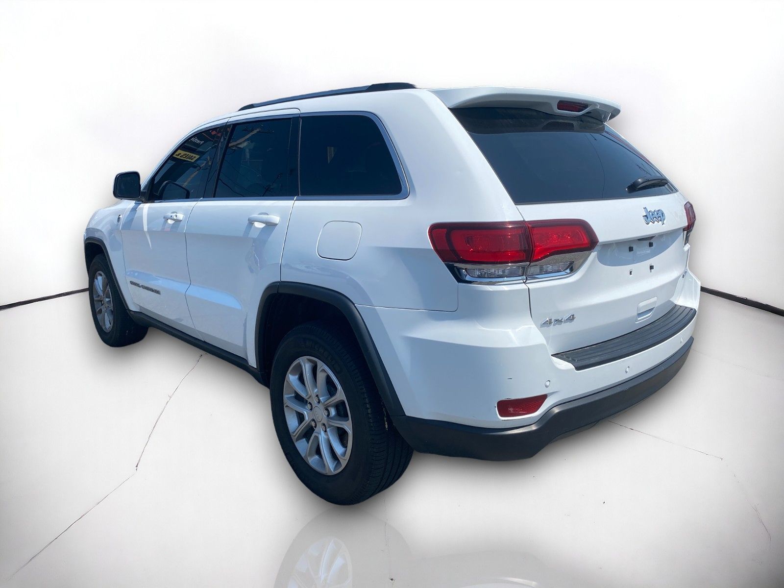 2021 Jeep Grand Cherokee Laredo E 2