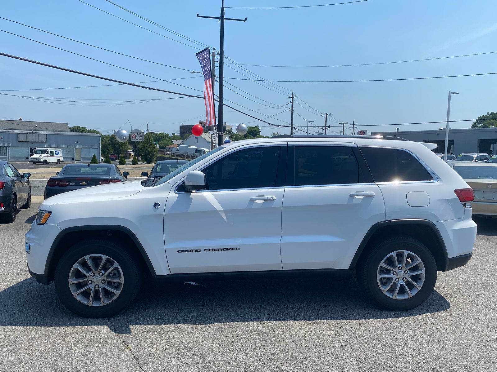 2021 Jeep Grand Cherokee Laredo E 3