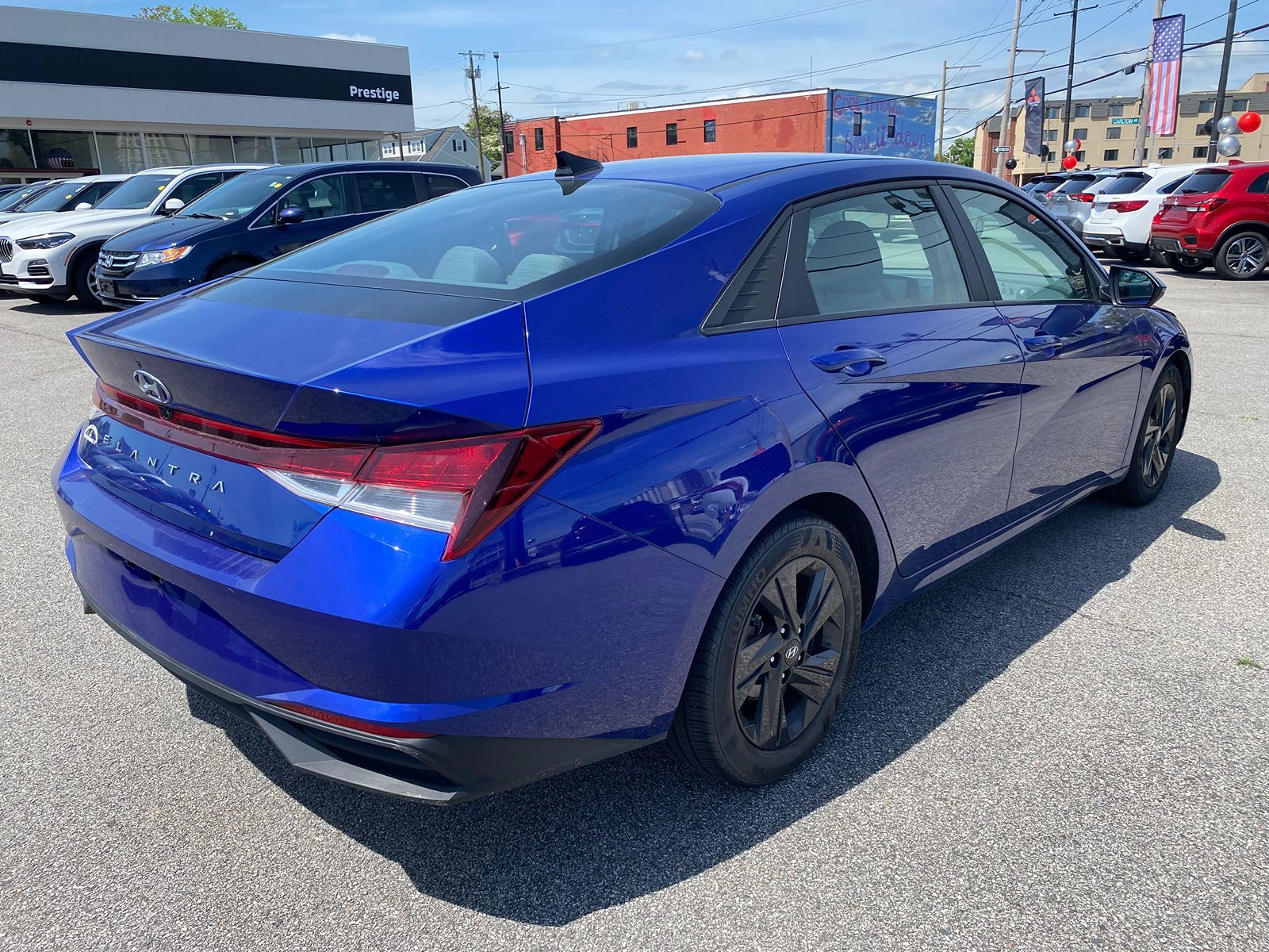 2021 Hyundai Elantra SEL 3