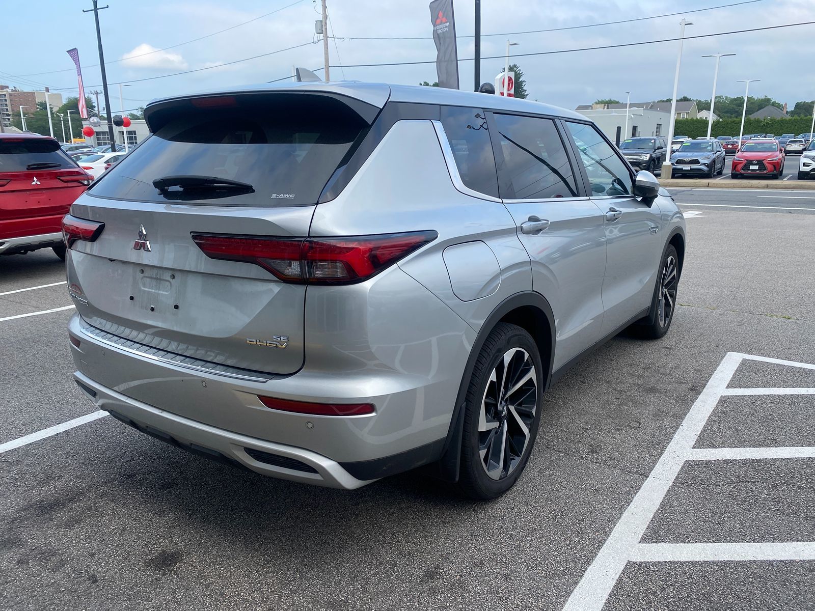 2023 Mitsubishi Outlander PHEV SE 3