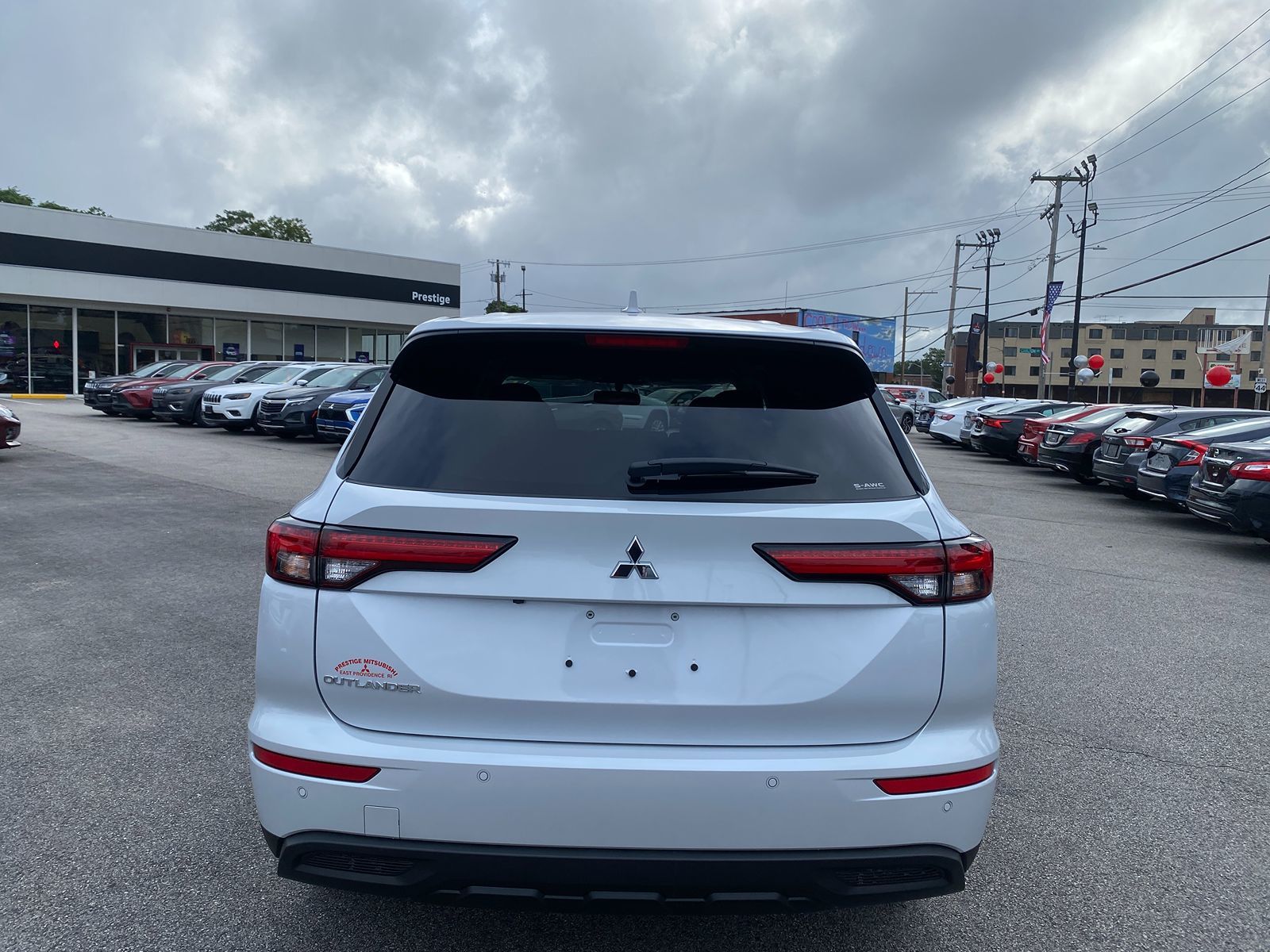 2024 Mitsubishi Outlander ES 10