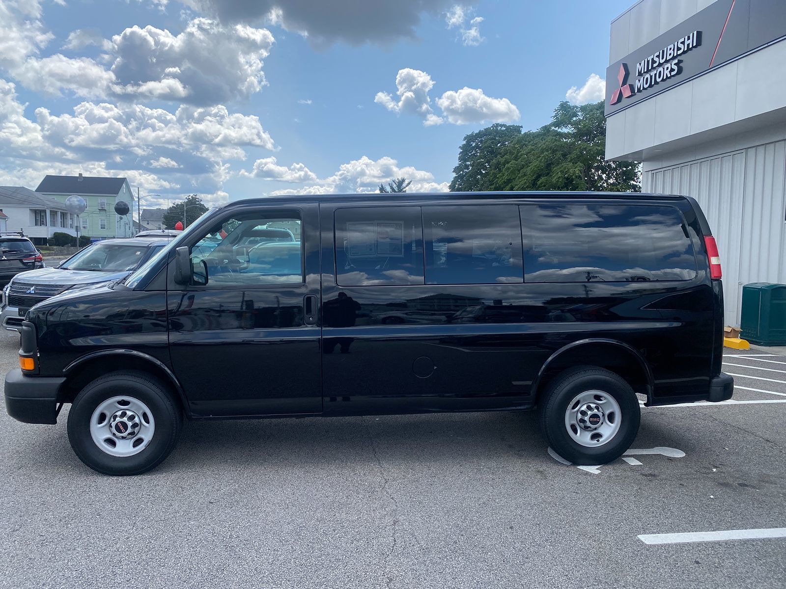 2014 GMC Savana Cargo Van  7