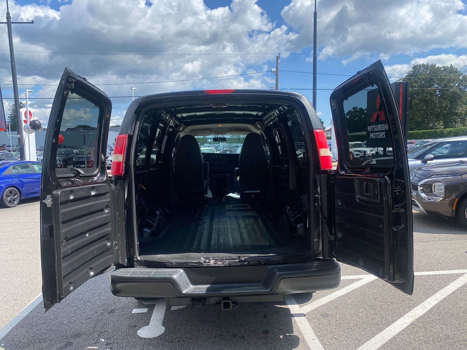 2014 GMC Savana Cargo Van  12