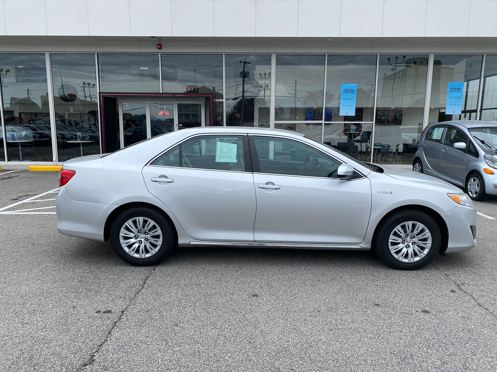 2012 Toyota Camry Hybrid LE 9