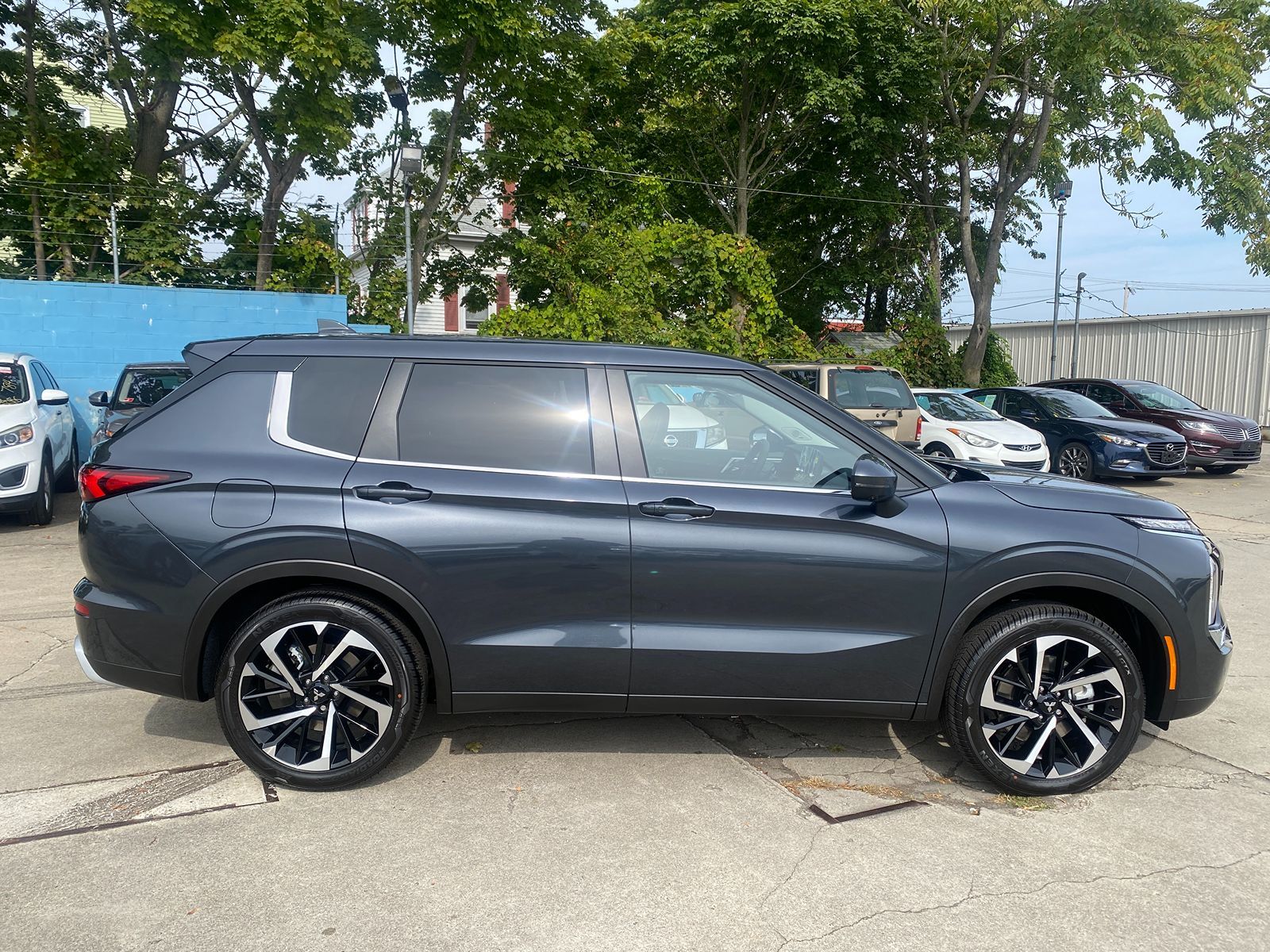 2024 Mitsubishi Outlander SE 6