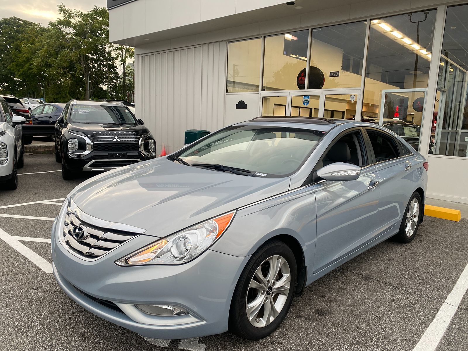 2011 Hyundai Sonata Ltd w/17" Wheels 6