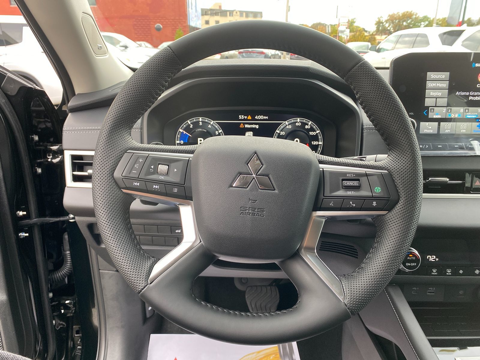 2024 Mitsubishi Outlander SE 14