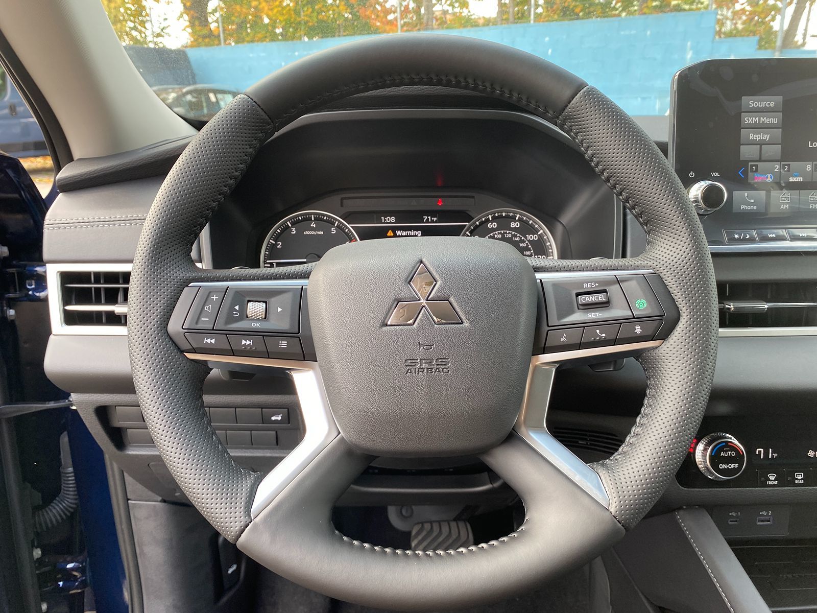 2024 Mitsubishi Outlander SE 15