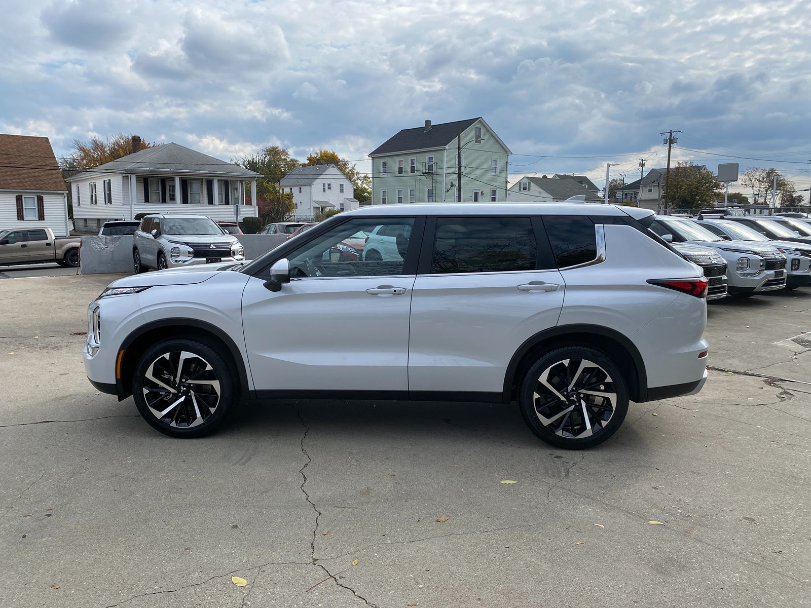 2024 Mitsubishi Outlander SE 4