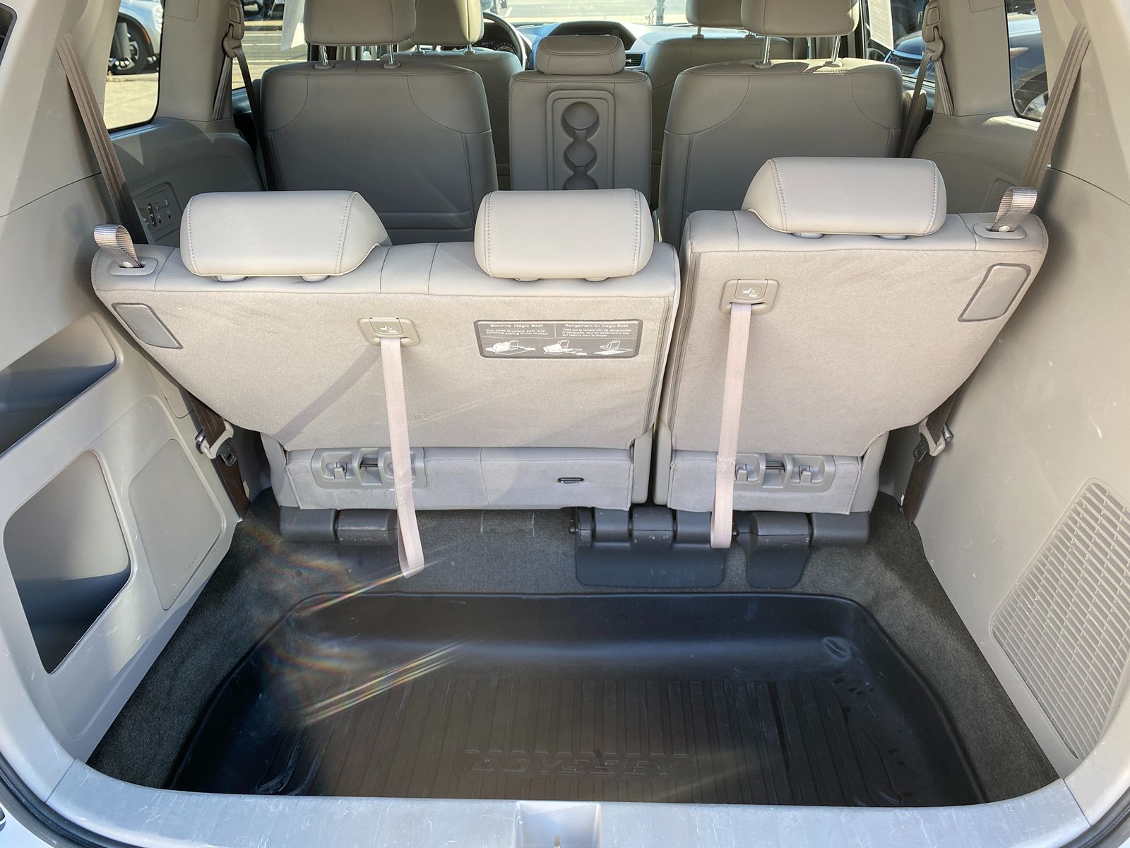 2016 Honda Odyssey EX-L 29