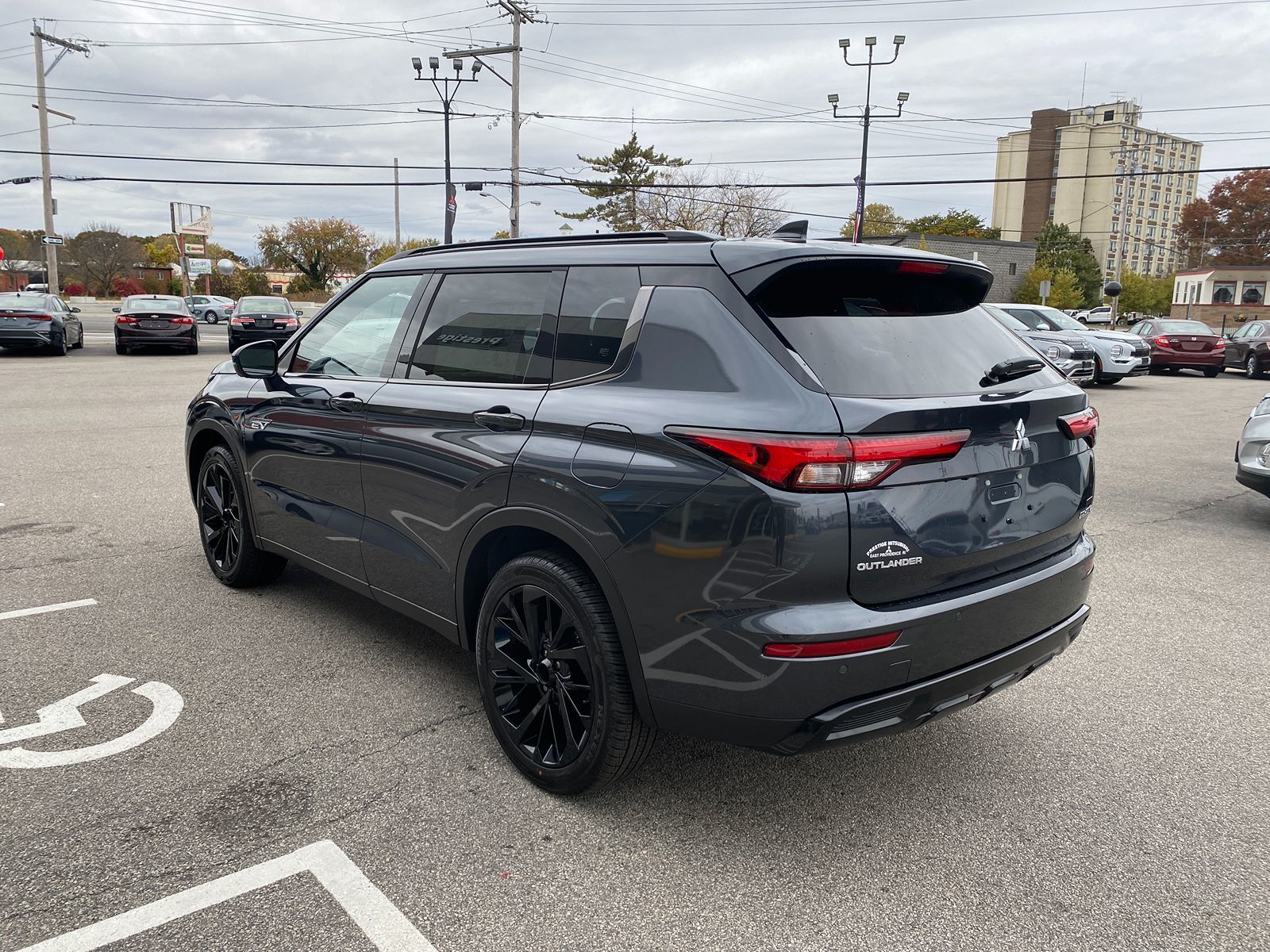 Sold 2025 Mitsubishi Outlander Plug-In Hybrid SEL Black