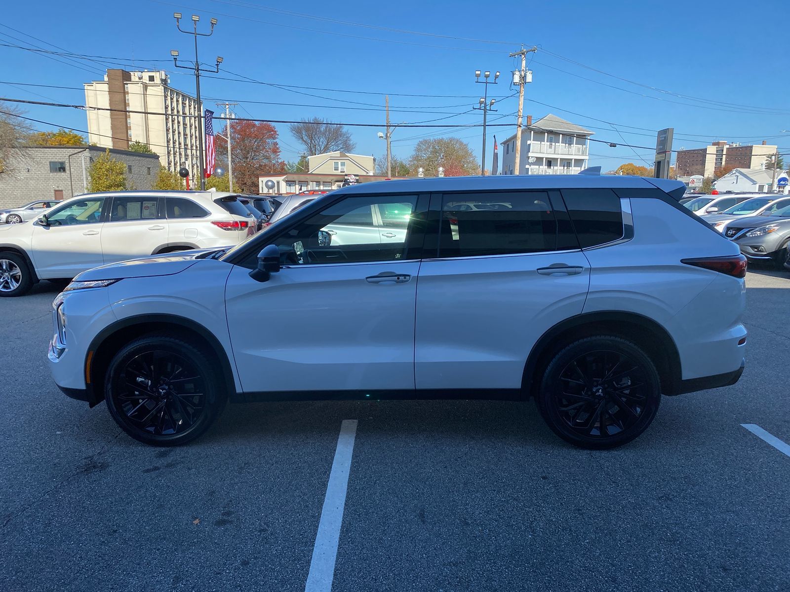 2024 Mitsubishi Outlander SE Black Edition 4