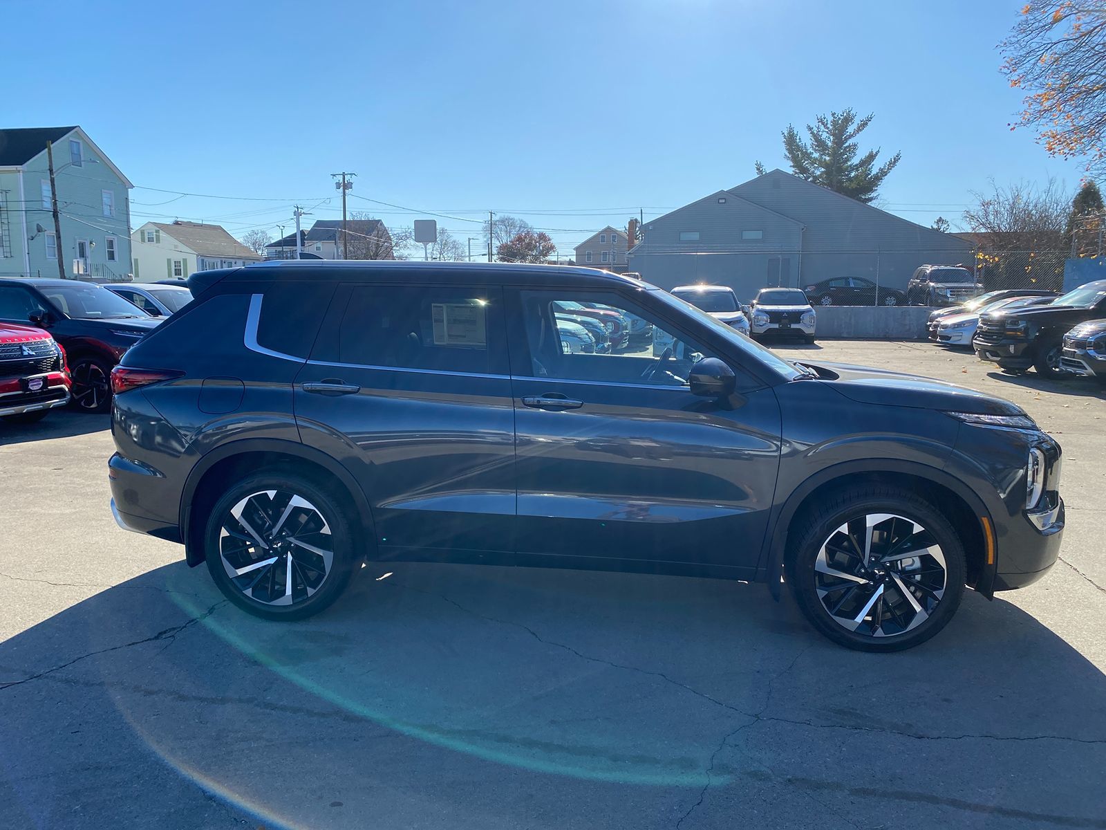 2024 Mitsubishi Outlander SEL photo 4