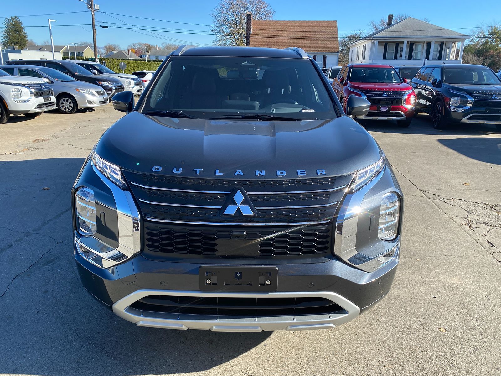 2024 Mitsubishi Outlander SEL photo 3