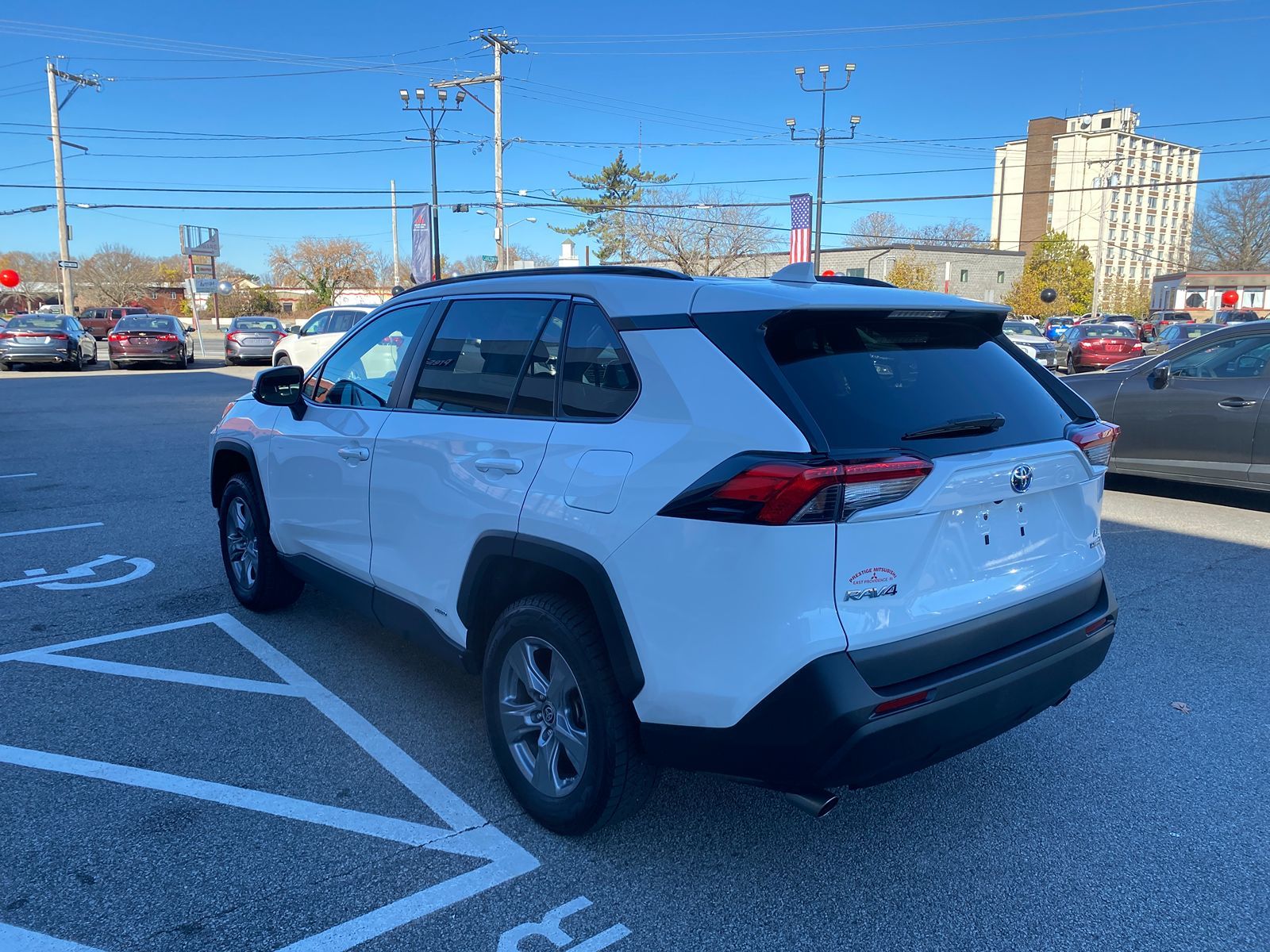 2022 Toyota RAV4 Hybrid LE 8