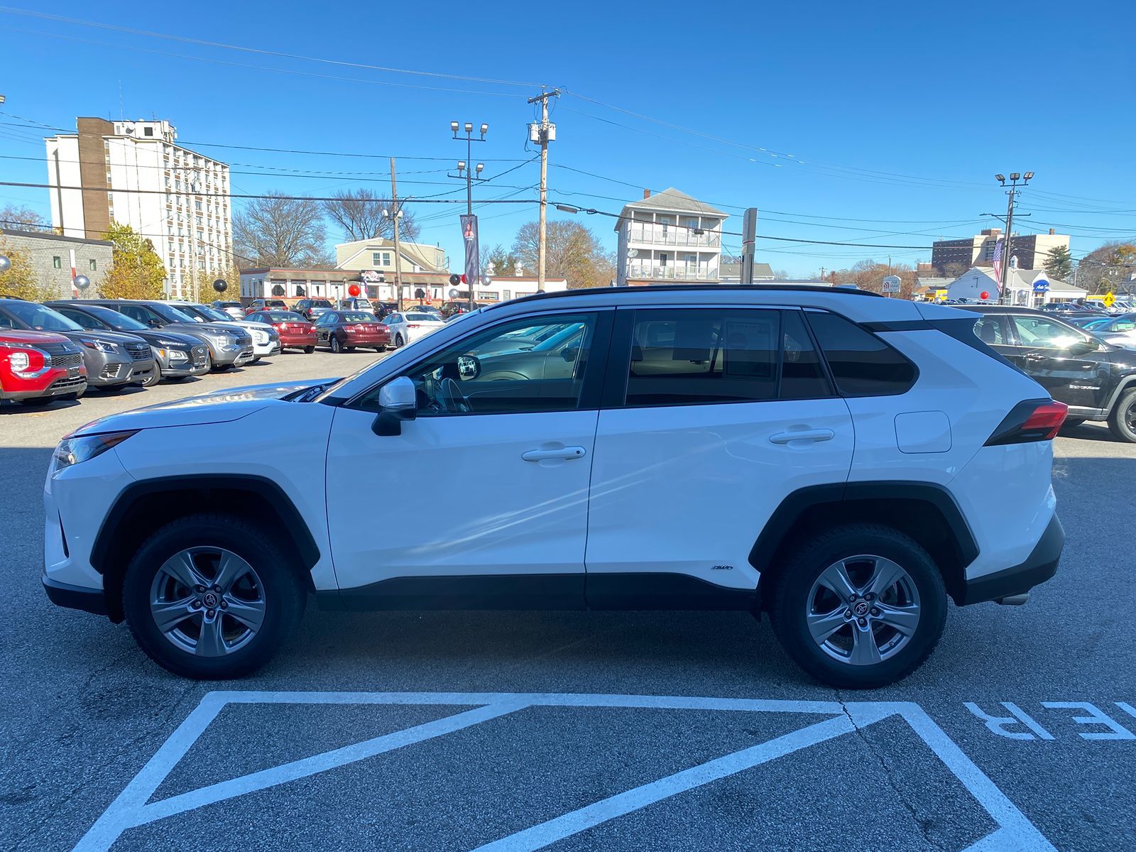 2022 Toyota RAV4 Hybrid LE 9