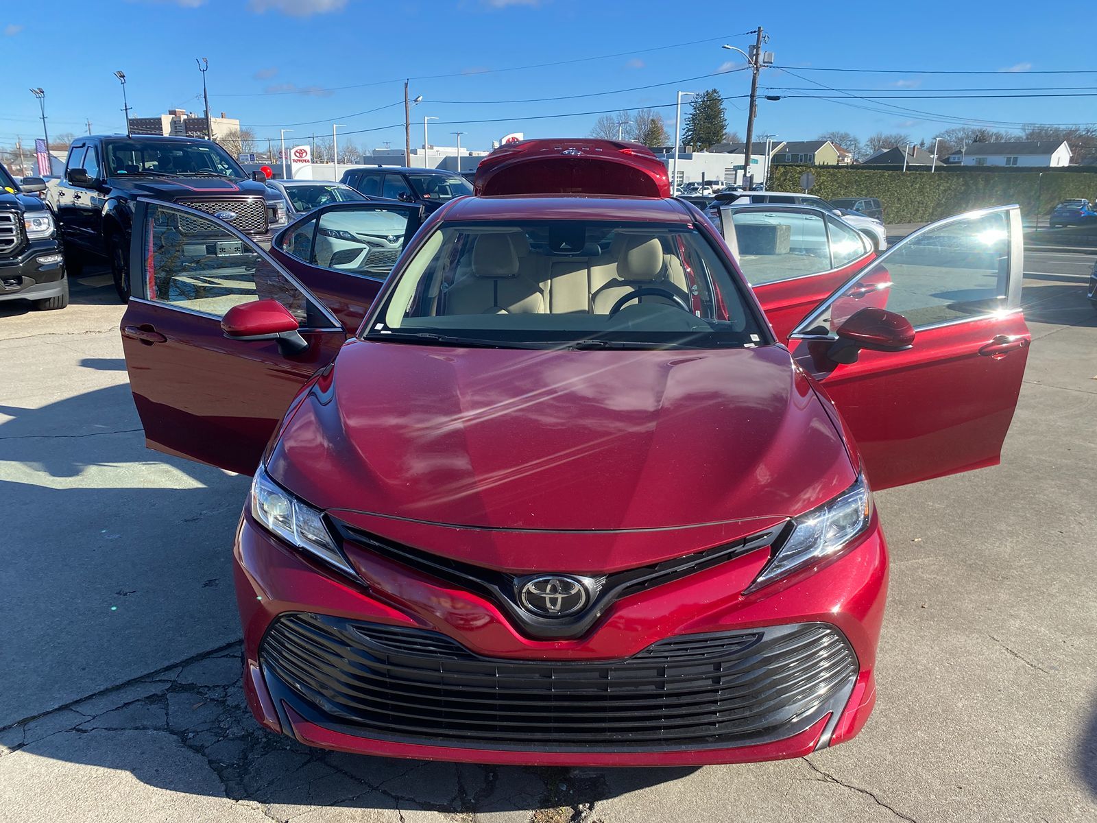 2019 Toyota Camry LE 29