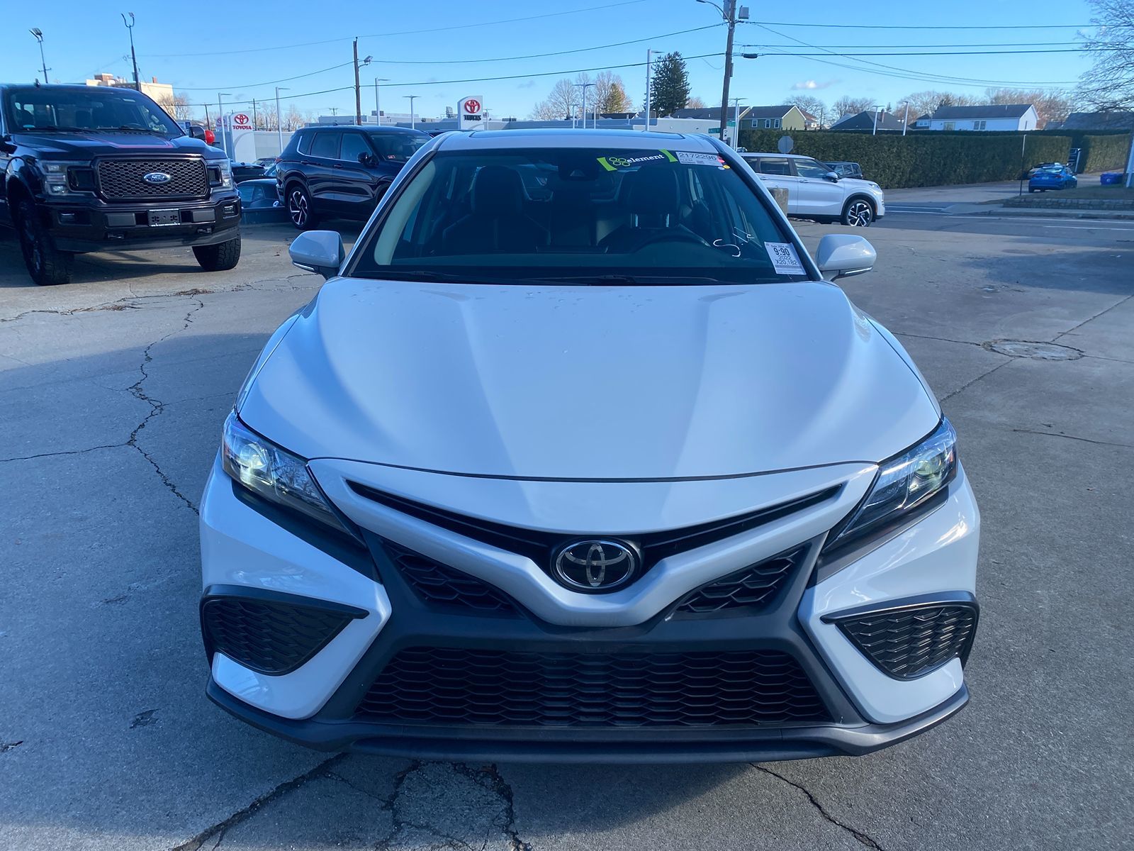 2022 Toyota Camry SE 3