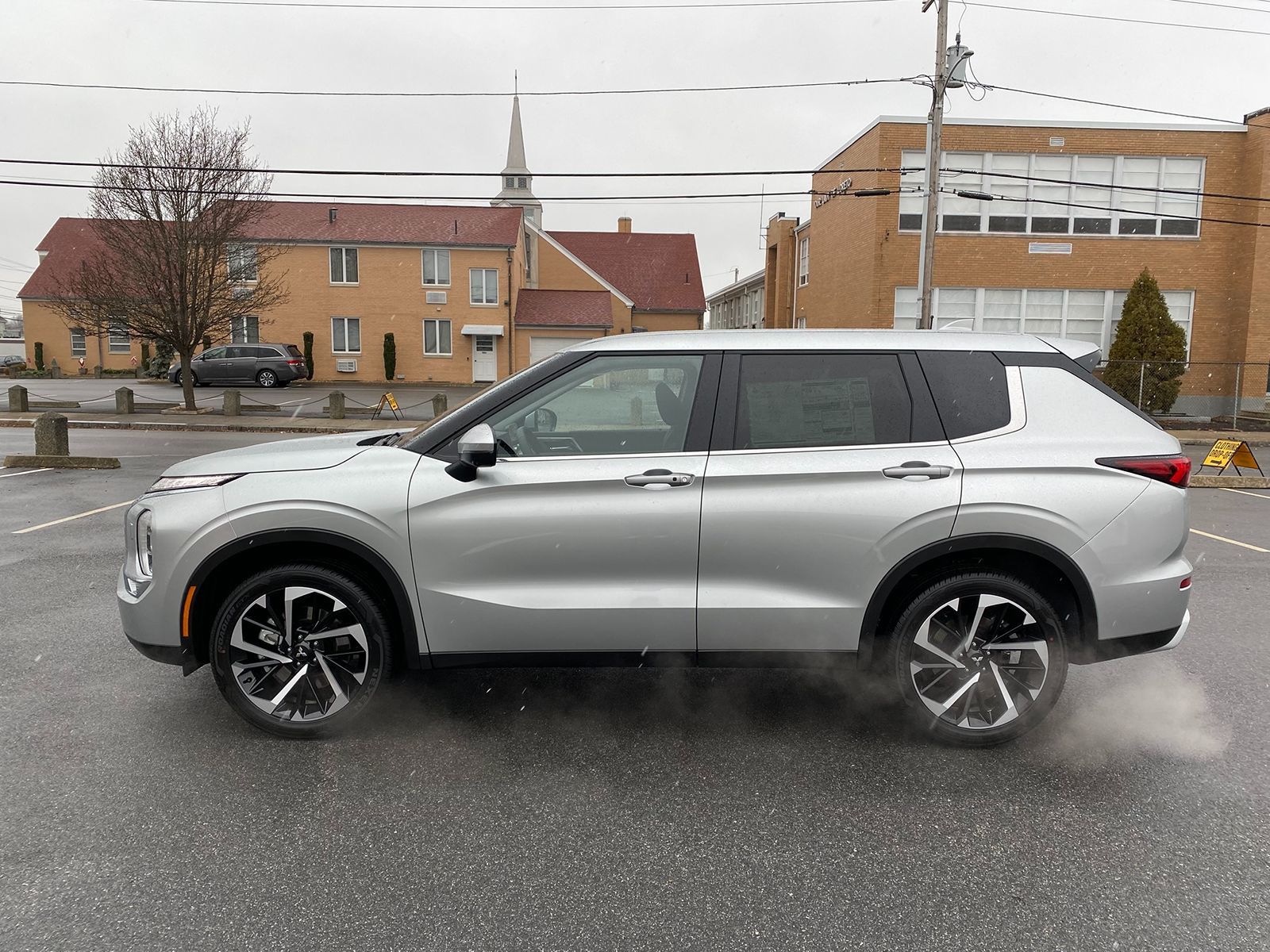 2024 Mitsubishi Outlander SE 9