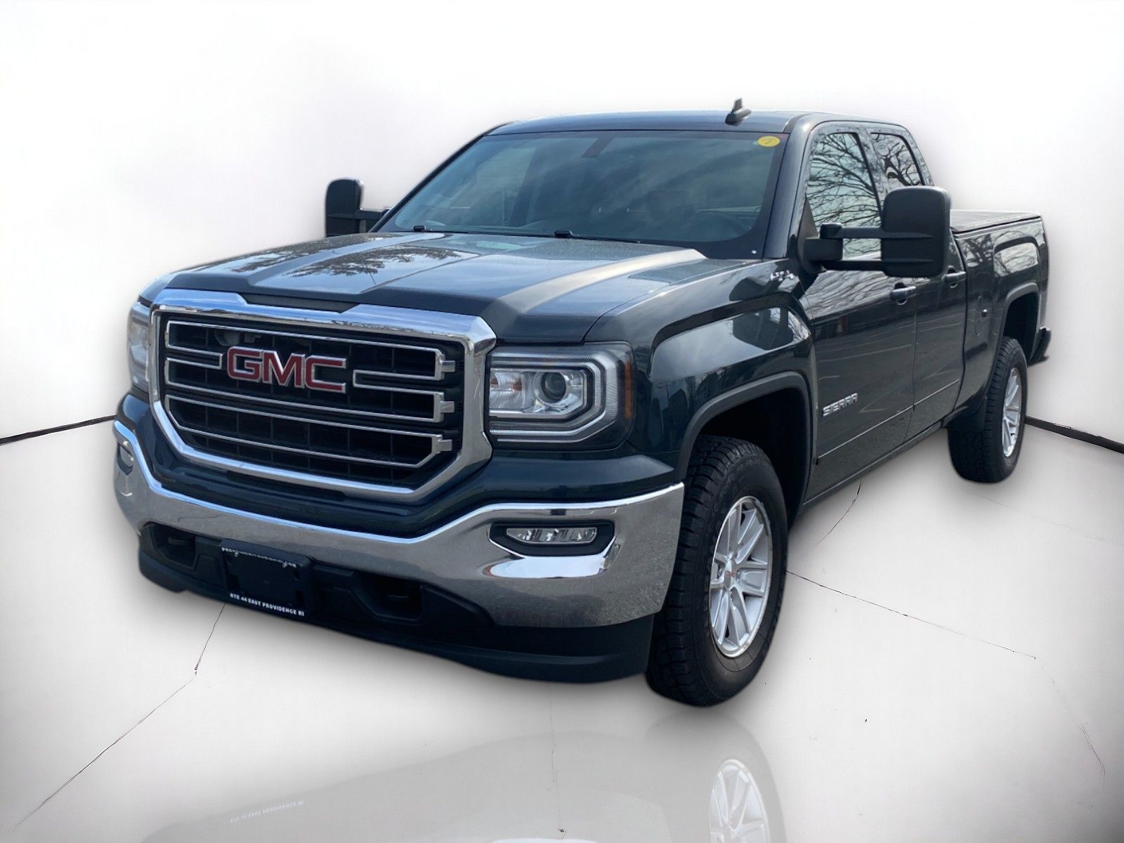 2017 Gmc Sierra 1500 SLE photo 2