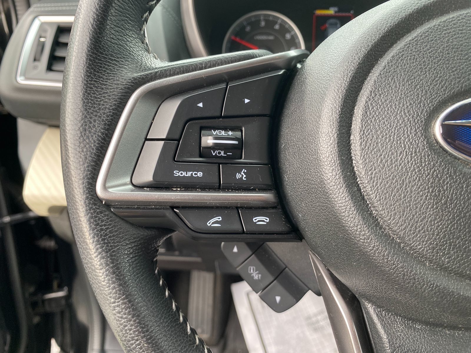2022 Subaru Ascent Premium photo 12