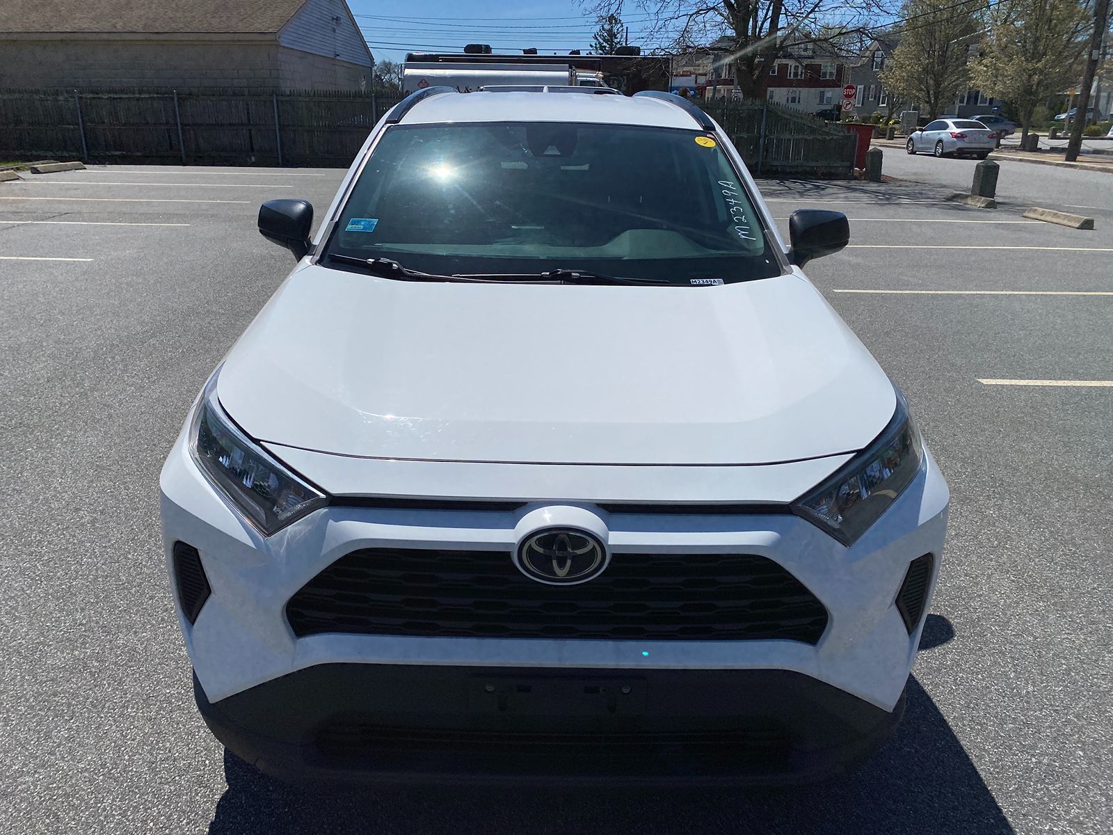 2020 Toyota RAV4 LE photo 3