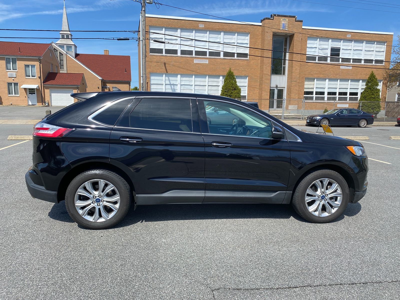 2021 Ford Edge Titanium - Photo 4