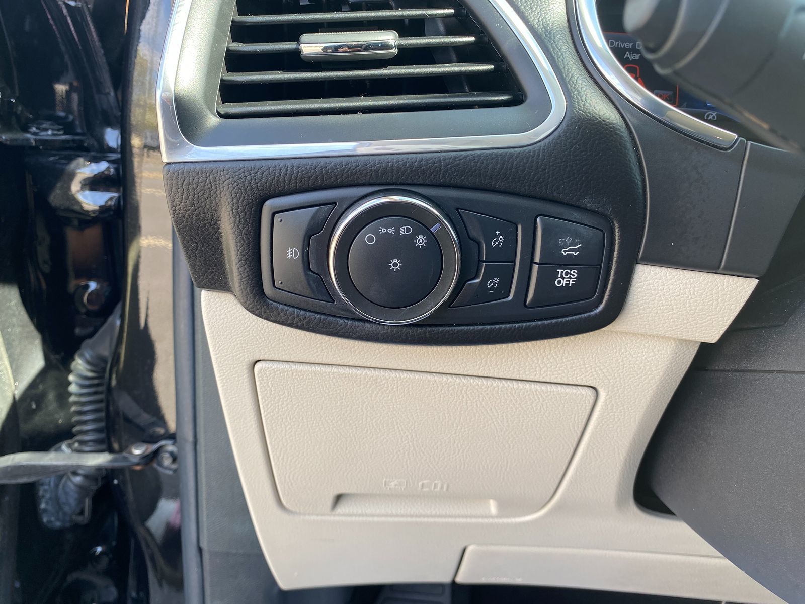 2021 Ford Edge Titanium - Photo 14
