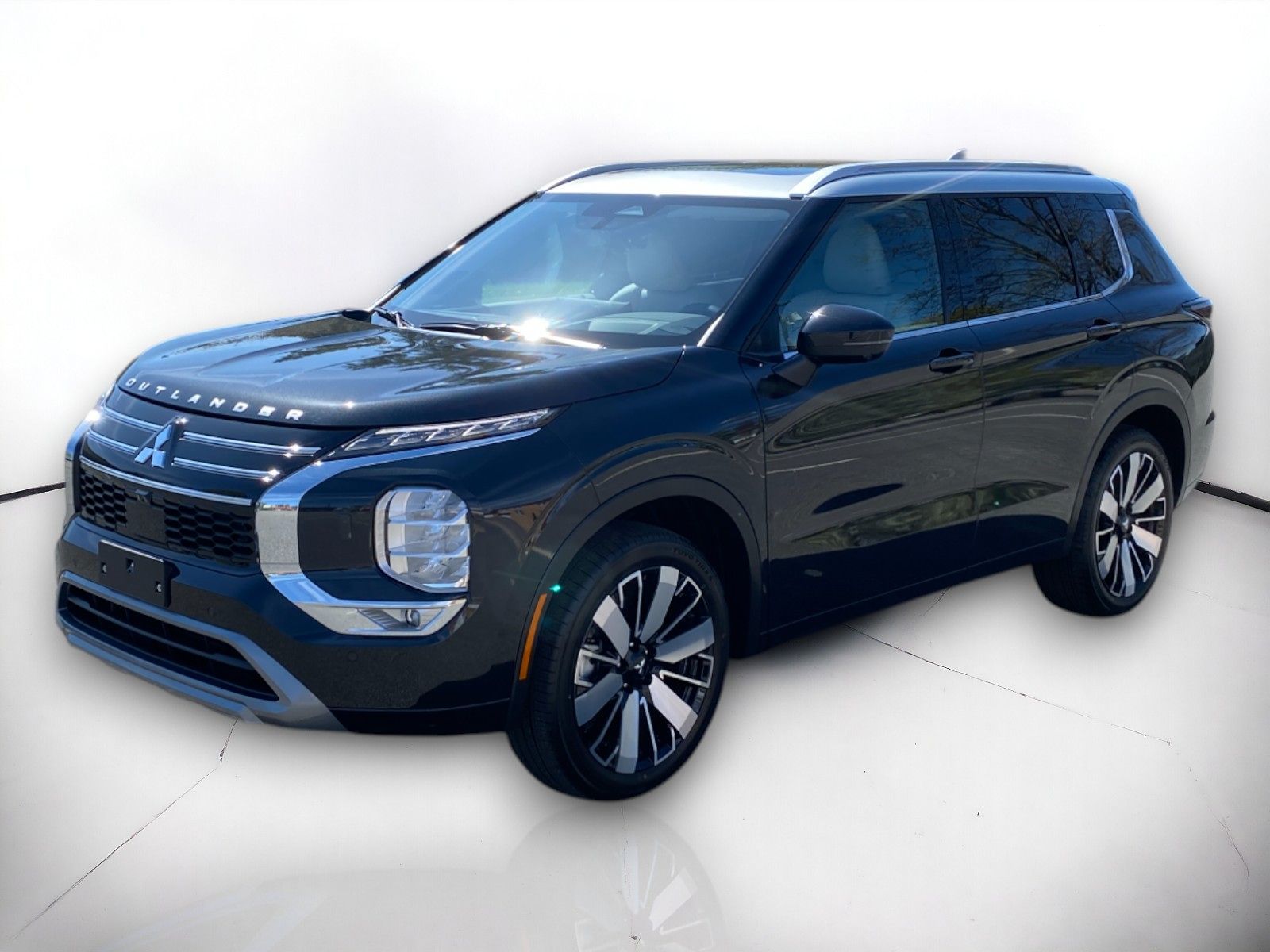 2025 Mitsubishi Outlander Platinum photo 2