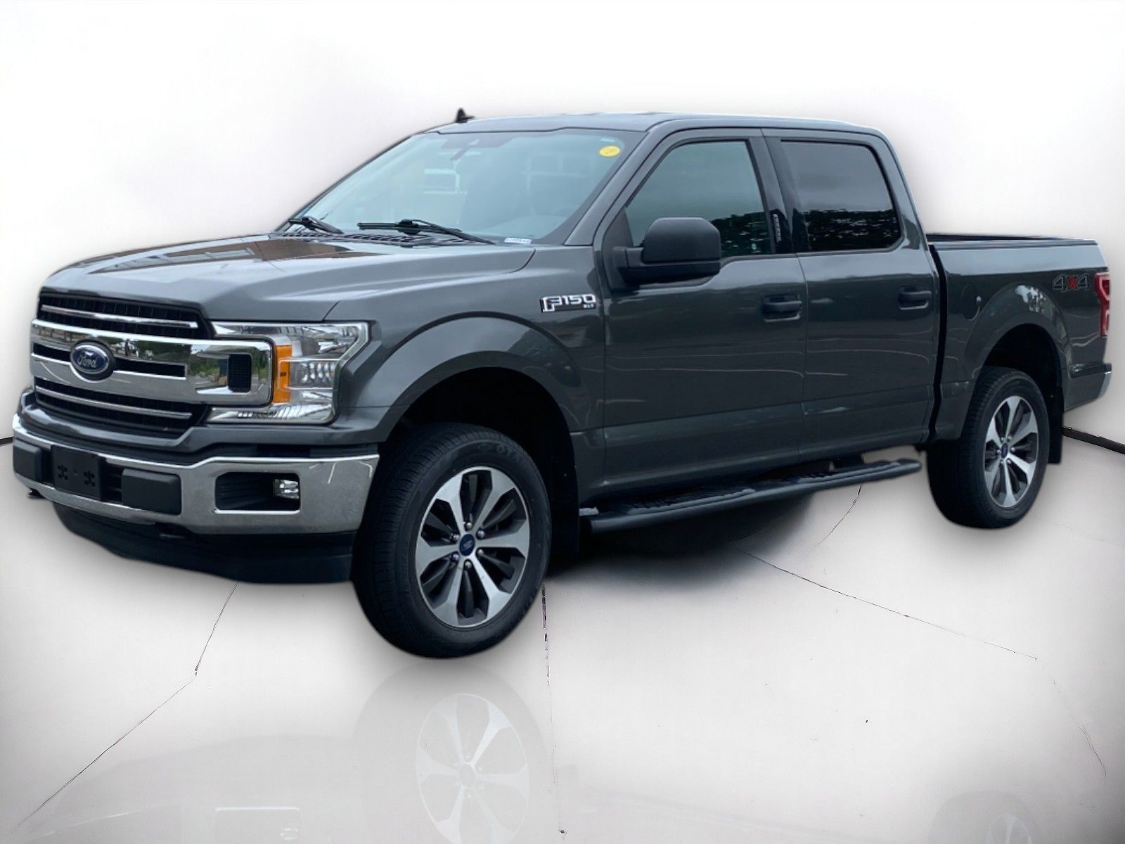 2020 Ford F-150 XLT photo 2