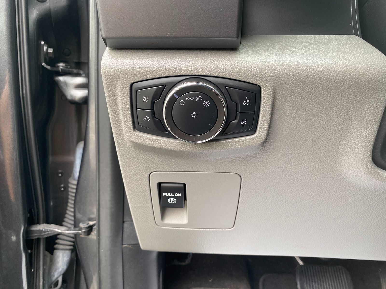 2020 Ford F-150 XLT photo 11