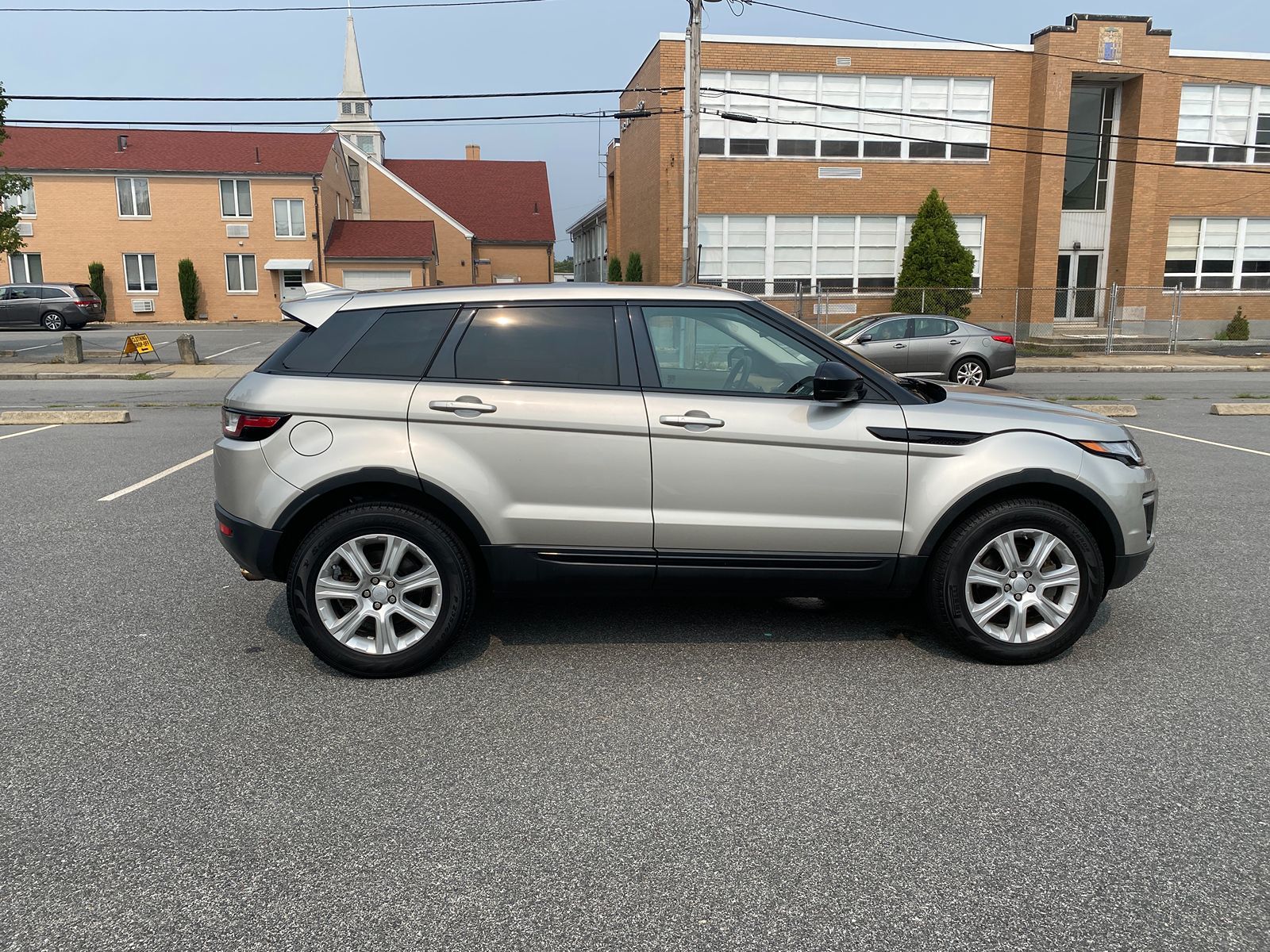 2017 Land Rover Range Rover Evoque SE Premium photo 4