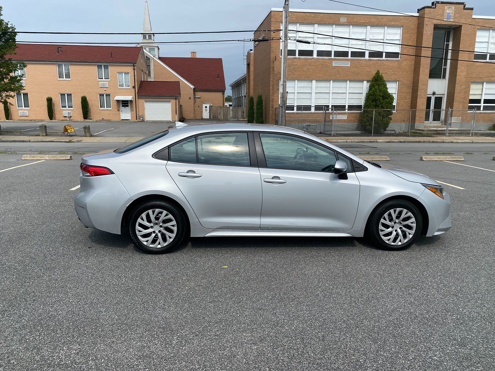2023 Toyota Corolla LE photo 4