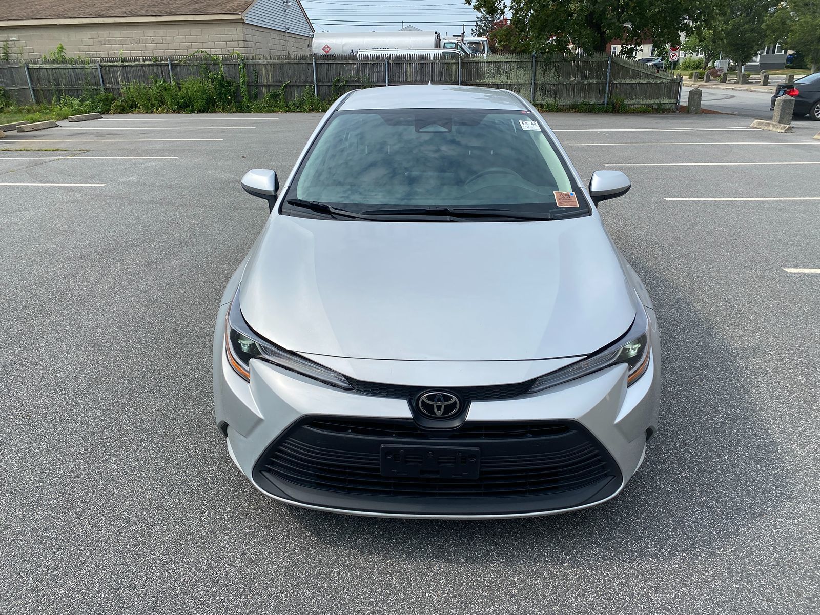 2023 Toyota Corolla LE photo 3