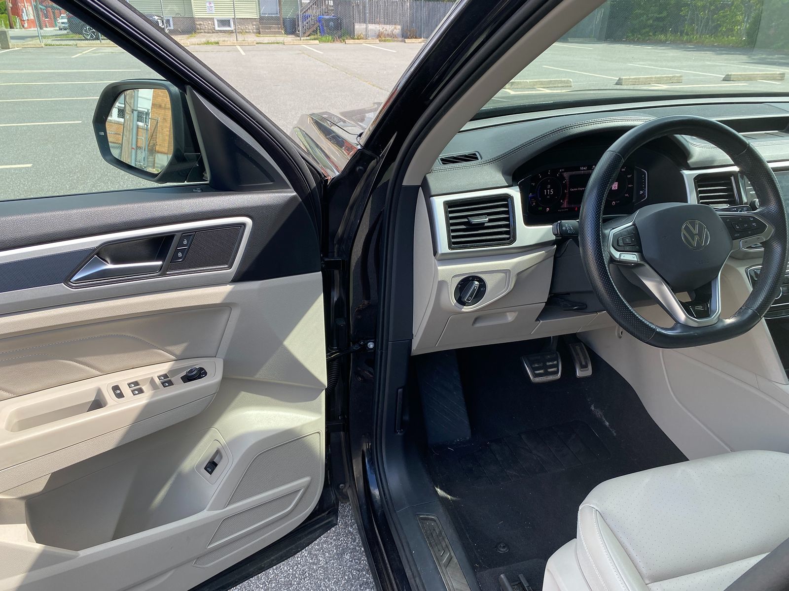 2022 Volkswagen Atlas V6 SEL R-Line photo 7