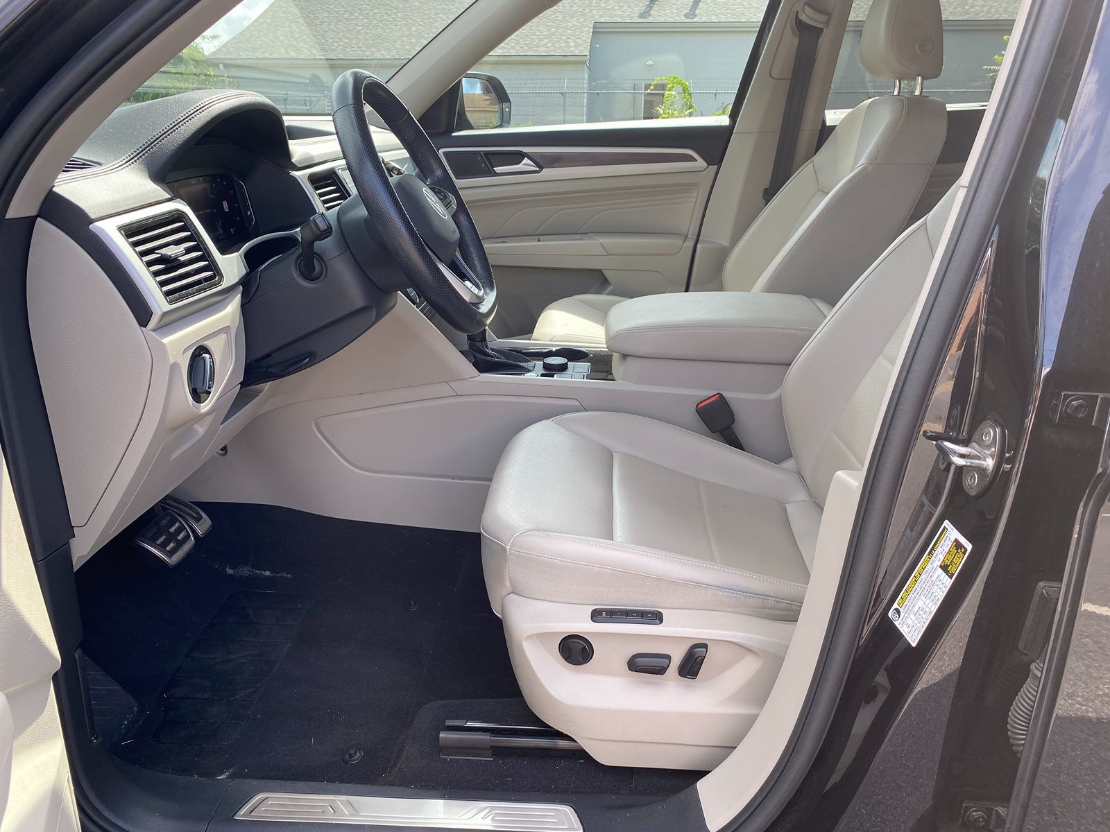 2022 Volkswagen Atlas V6 SEL R-Line photo 9