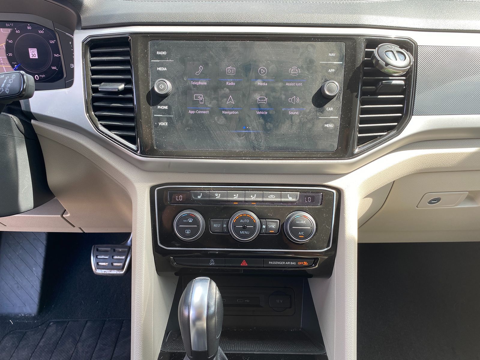 2022 Volkswagen Atlas V6 SEL R-Line photo 14