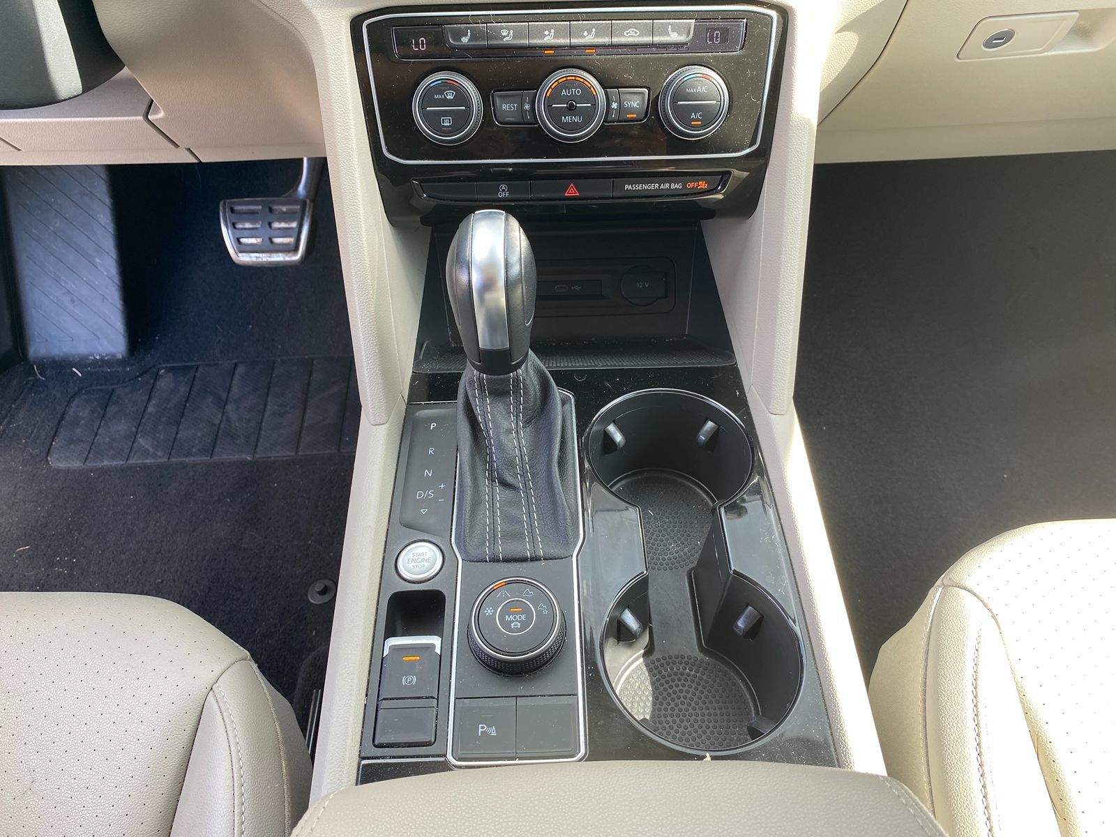 2022 Volkswagen Atlas V6 SEL R-Line photo 16