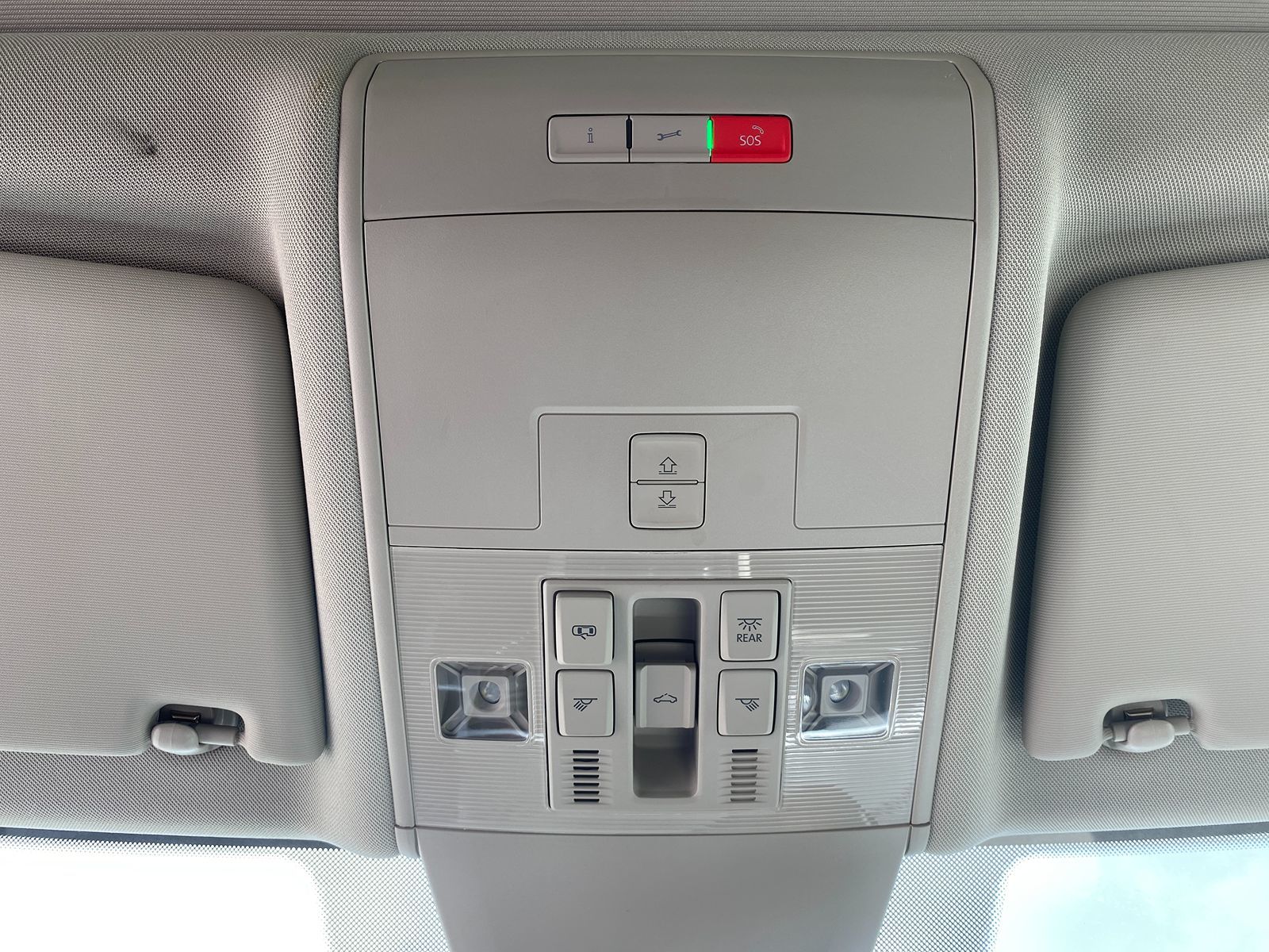 2022 Volkswagen Atlas V6 SEL R-Line photo 17