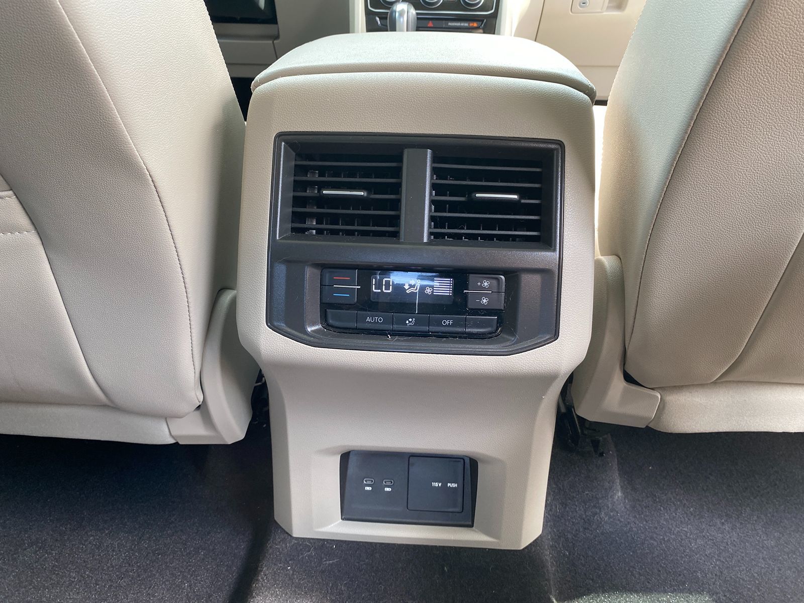 2022 Volkswagen Atlas V6 SEL R-Line photo 22